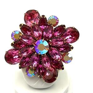 Elegant Pink Crystal Flower Brooch